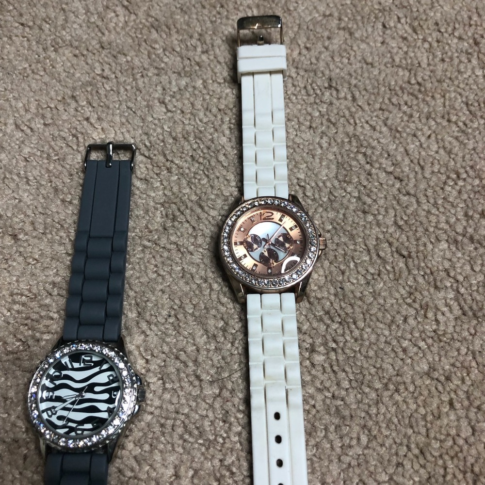 Watch - Picture 2 of 4